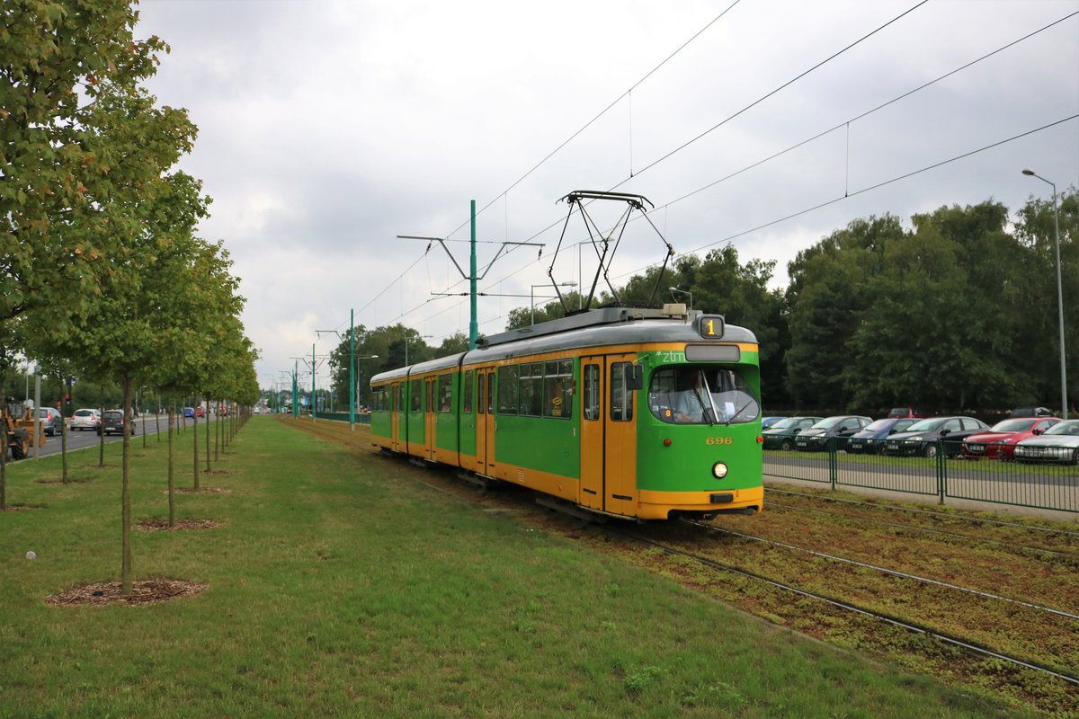 MPK Poznan Düwag GT8 Wagen 696 (ex Düsseldorf) am 19.07.18 in Posen (Polen)