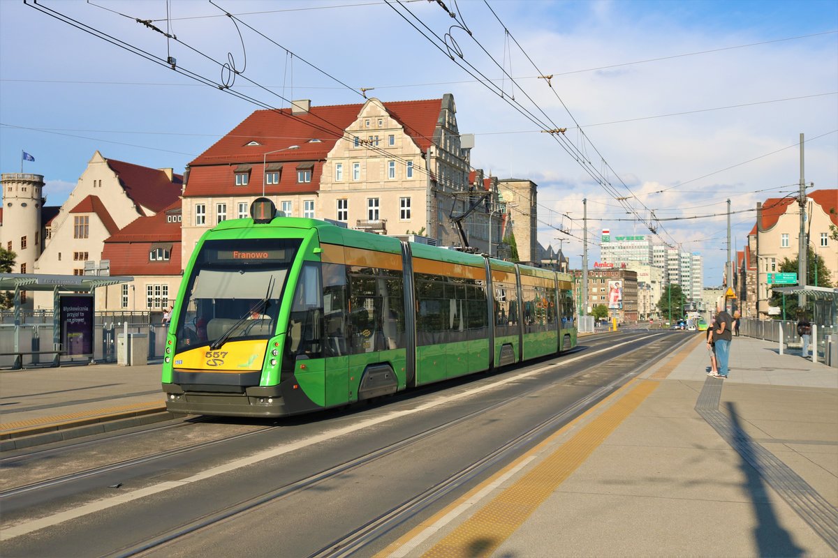 MPK Poznan Solaris Tramino Wagen 557 am 14.07.18 in Posen (Polen) auf der Linie 1 nach Franowo