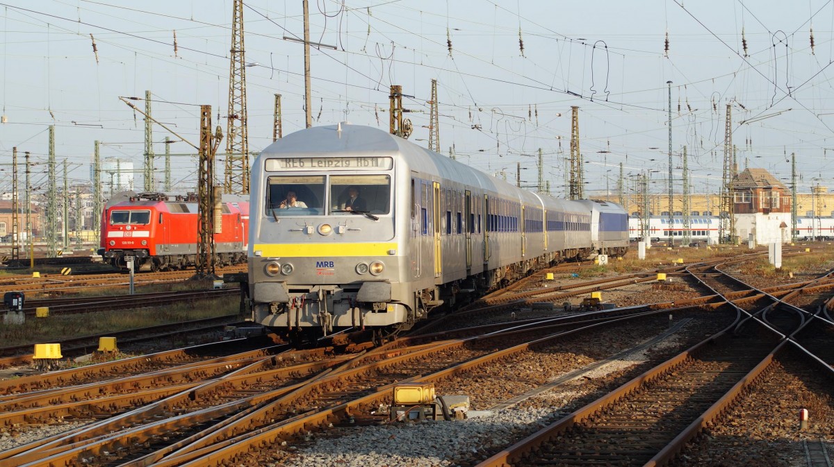 MRB Steuerwagen als RE 6 Chemnitz - Leipzig hier bei Einfahrt in Leipzig Hbf wegen eines Problems mit dem Ausfahrenden RE 6 Einfahrt auf Gleis 22 29.12.2015
