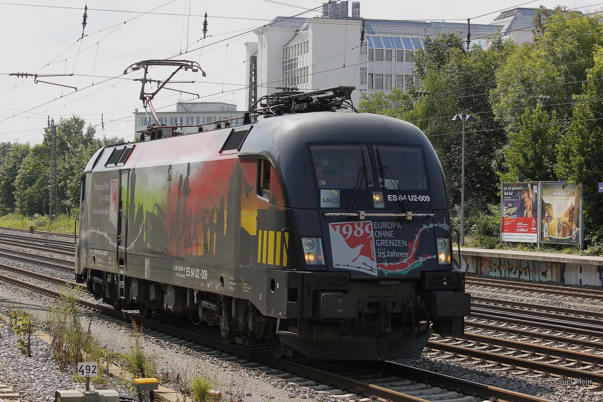 MRCE 182 509/ES64 U2-009  25 Jahre Paneurop�isches Picknick - Europa ohne Grenzen  in M�nchen Heimeranplatz, Juli 2016.