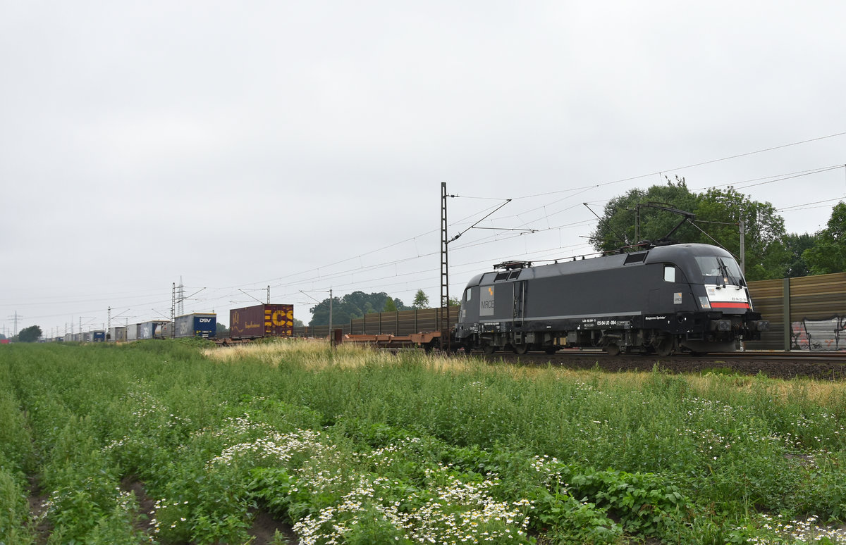 MRCE 182 564-5  Bosporus Sprinter  kommend mit Sattelauflieger aus Richtung Lüneburg. Höhe Bardowick, 26.06.2018.
