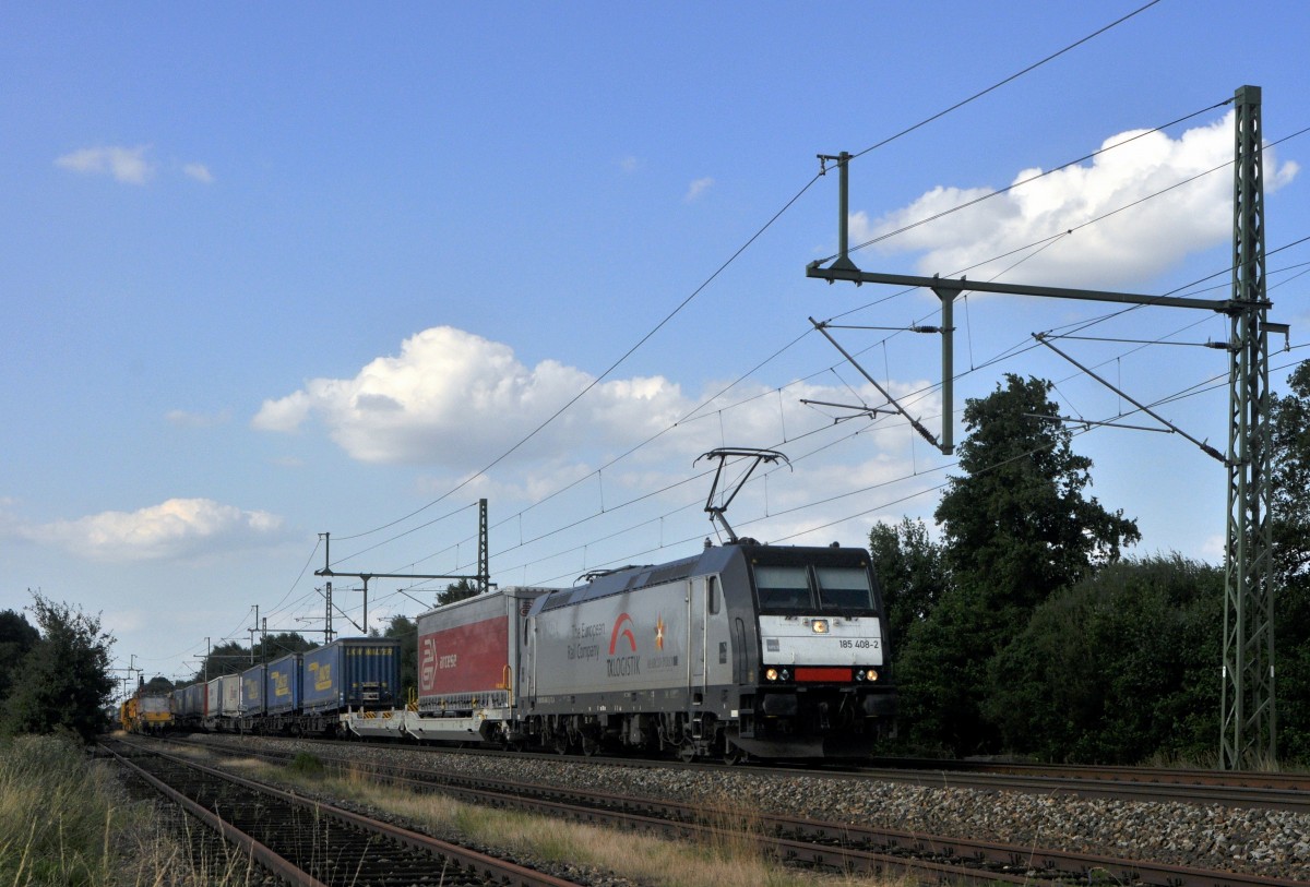 MRCE 185 408, vermietet an TX Logistik, befördert einen KLV-Zug in Richtung Osnabrück (bei Diepholz, 25.08.13).
