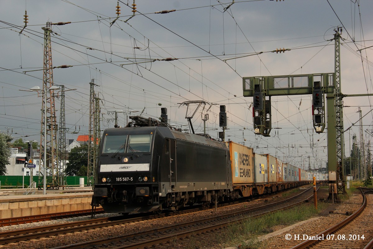 MRCE 185 567-5 mit Containerzug in Bremen Hbf, August 2014.
