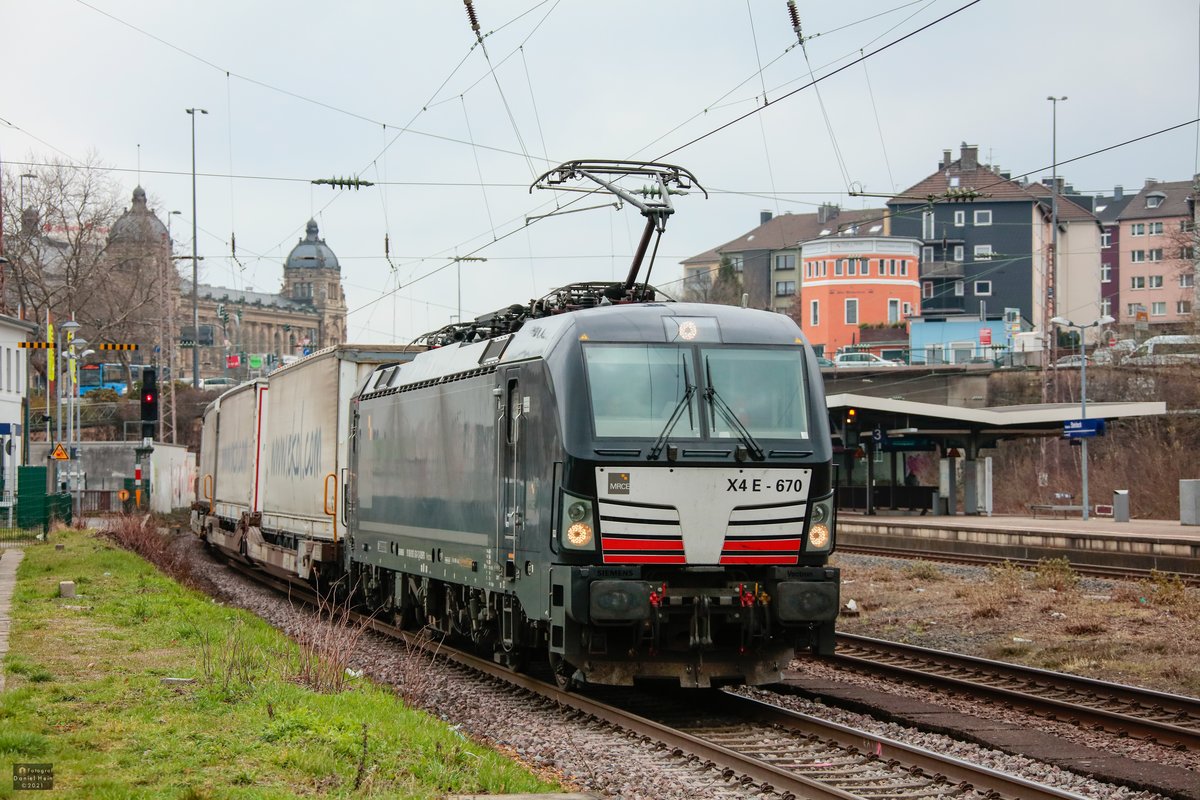MRCE 193 670/X4 E-670 mit Ekol-KLV in Wuppertal, M�rz 2021.