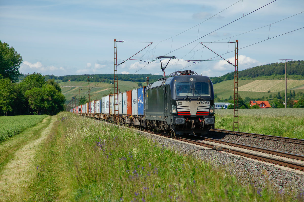 MRCE 193 859 mit Containerzug, Juni 2019.