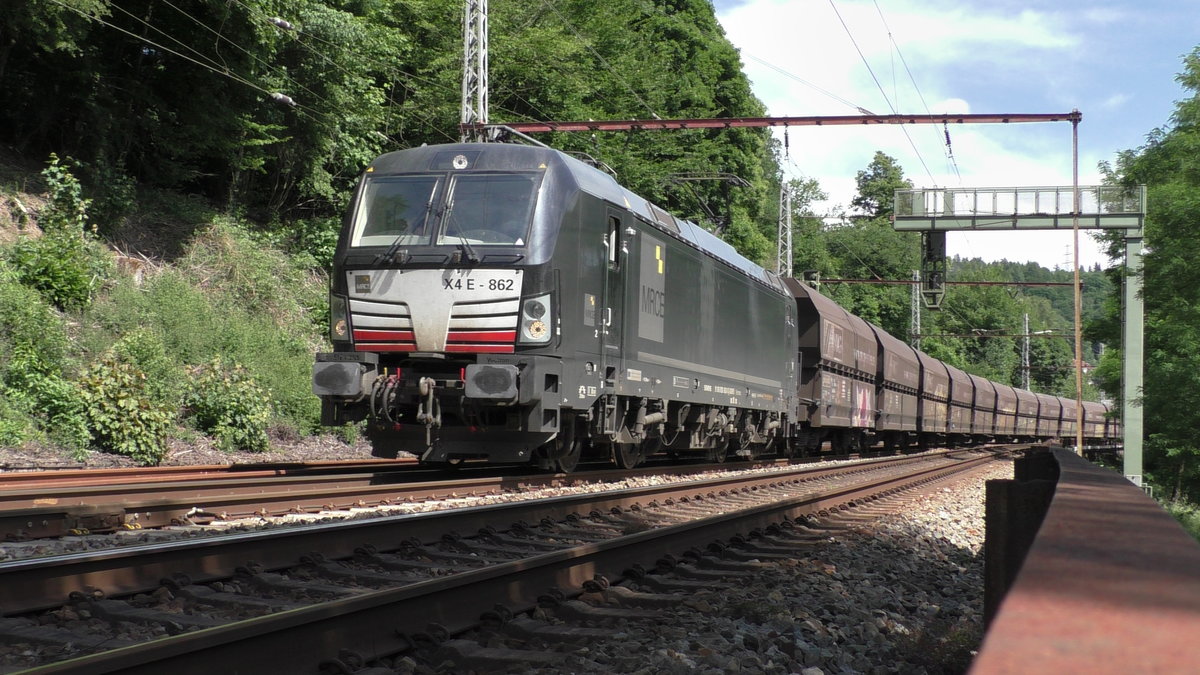 MRCE 193 862 (Vectron) mit Niag Kohlezug fährt am 13. Juni 2017 von Fürstenhausen nach Moers Gbf.