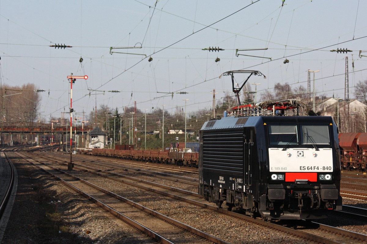 MRCE Dispolok ES 64 F4-840 (damals bei TXL im Einsatz heute bei BoxXpress) am 26.3.13 als Tfzf in Dsseldorf-Rath.