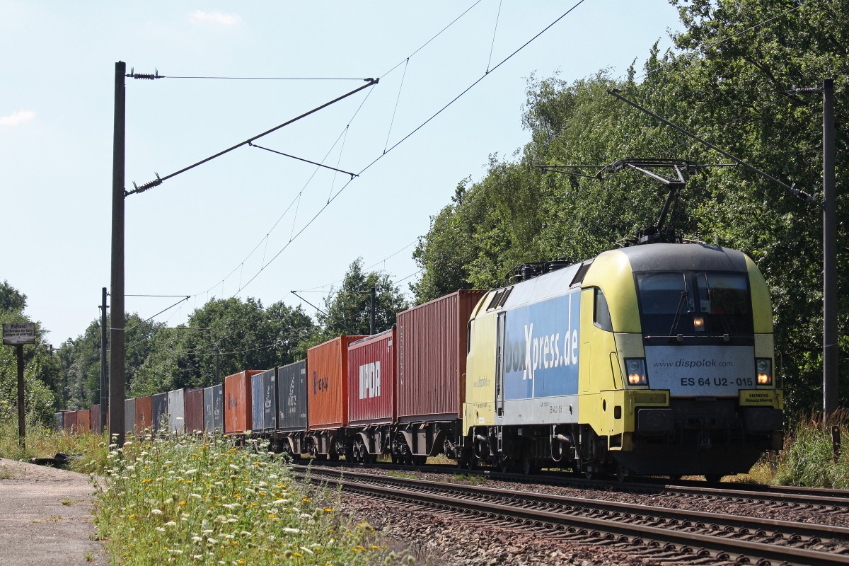 MRCE Dispolok/boxXpress.de  ES 64 U2-015  am 2.8.13 mit einem Containerzug in Hamburg-Moorburg.
