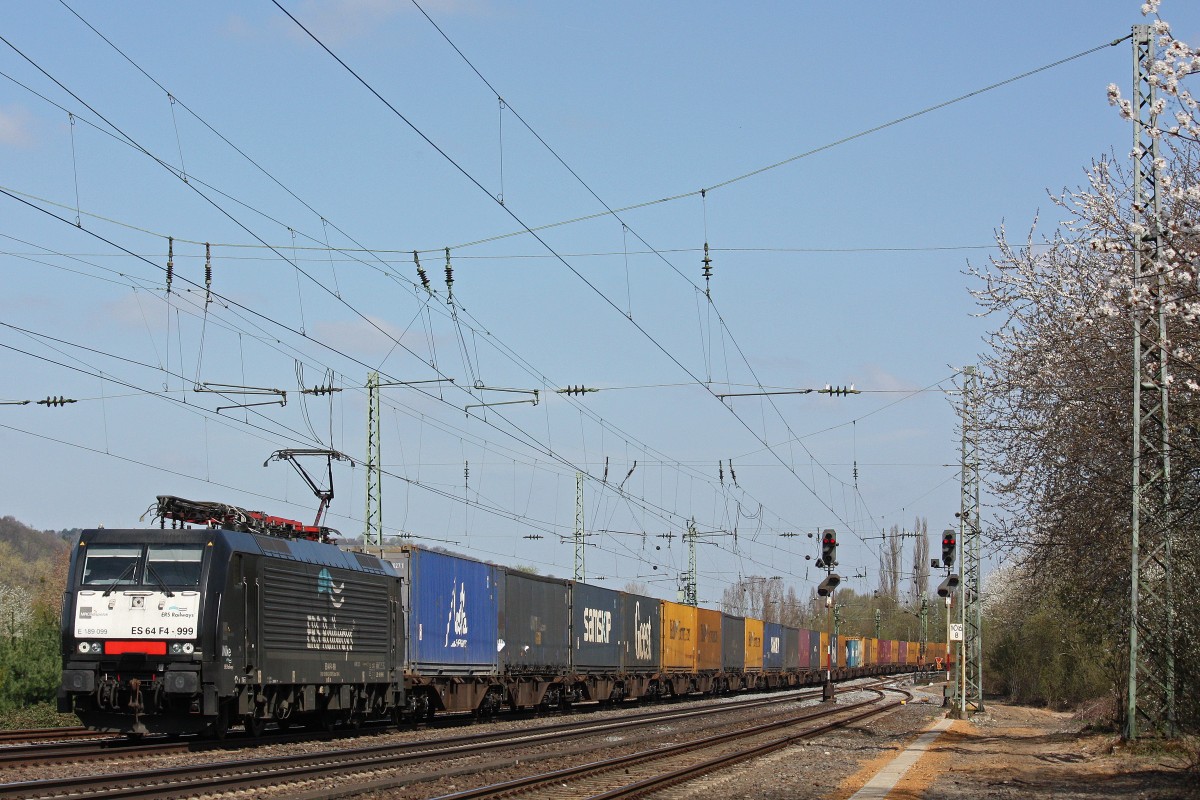 MRCE Dispolok/ERS Railways ES 64 F4-999 am 20.4.13 mit einem Containerzug in Unkel.