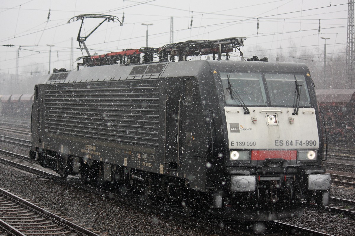 MRCE Dispolok/HTRS ES 64 F4-990 (E189 090) am 20.3.13 als Tfzf in D�sseldorf-Rath.
Gru� an den Tf!