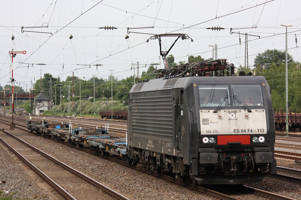 MRCE Dispolok/HUSA ES 64 F4-113 am 2.7.13 mit 3 leeren KLV Wagen im Schlepp in Dsseldorf-Rath.