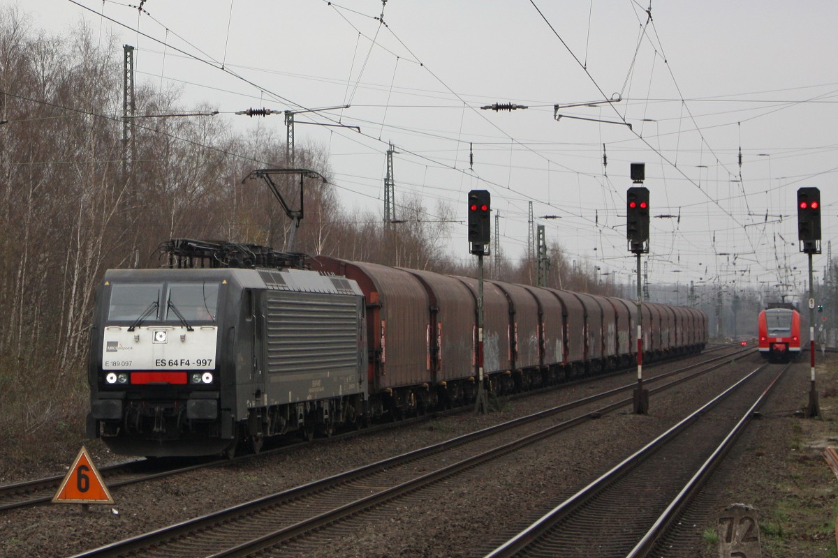 MRCE Dispolok/Locon ES 64 F4-997 am 16.3.14 mit einem Stahlzug in Viersen