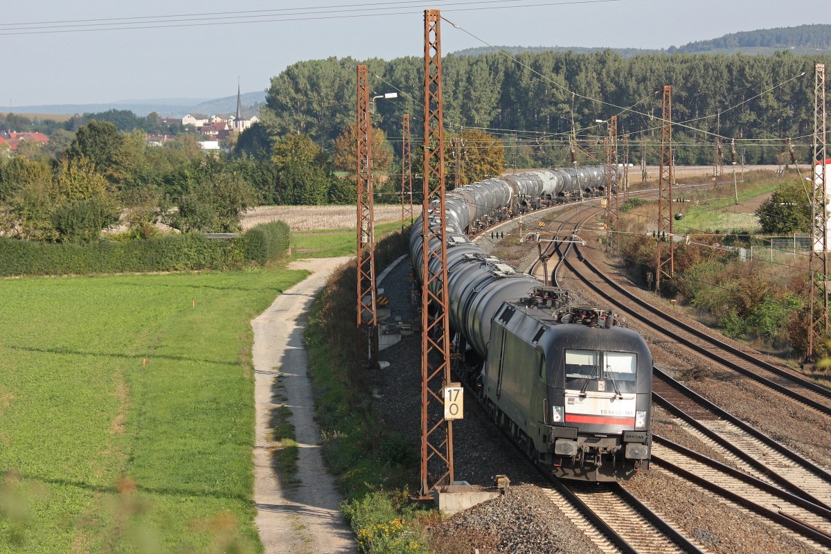 MRCE Dispolok/LTE ES 64 U2-061 am 27.9.13 mit einem Kesselzug in Retzbach-Zellingen.