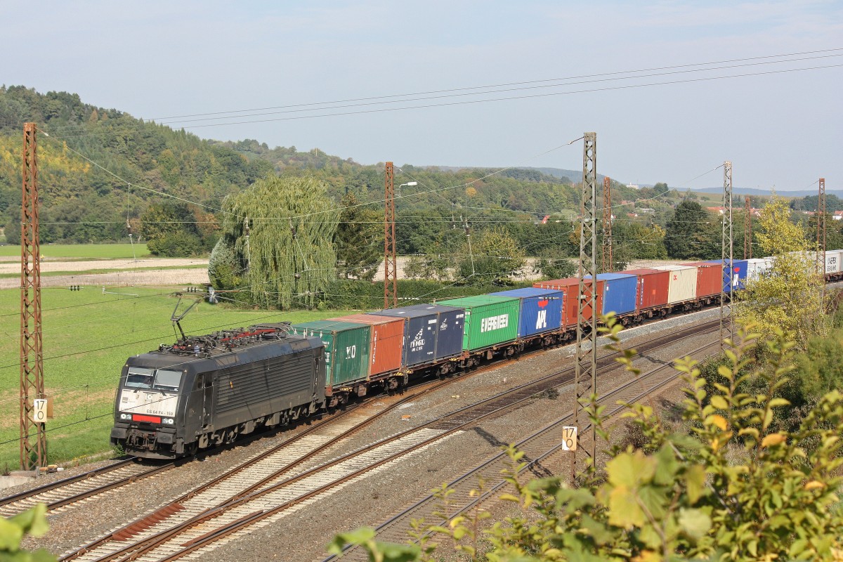 MRCE Dispolok/Metrans ES 64 F4-159 am 27.9.13 mit einem Containerzug in Retzbach-Zellingen.