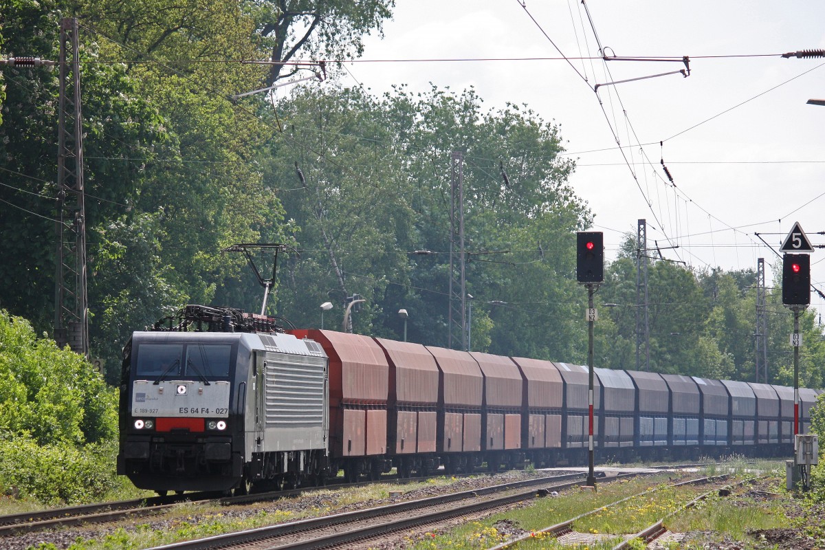 MRCE Dispolok/NIAG ES 64 F4-027 am 25.5.13 mit einem leeren Kohlewagenzug nach Moers Gbf in Ratingen-Lintorf.