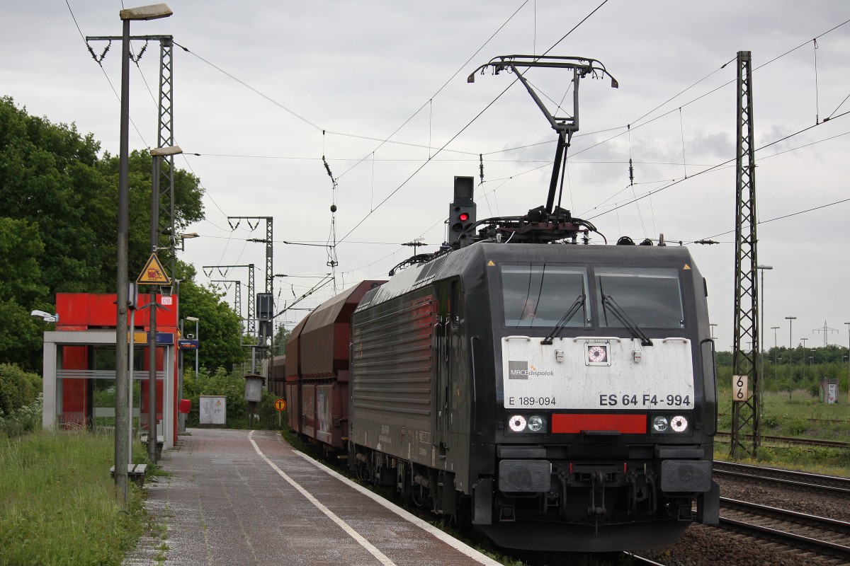 MRCE Dispolok/NIAG ES 64 F4-994 am 22.5.13 mit einem leeren Kohlezug in Duisburg-Bissingheim.