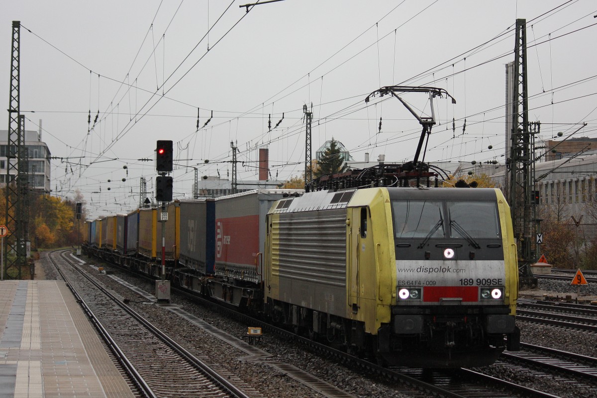 MRCE Dispolok/TXL ES 64 F4-009 am 10.11.13 mit einem KLV in Mnchen-Heimeranplatz.