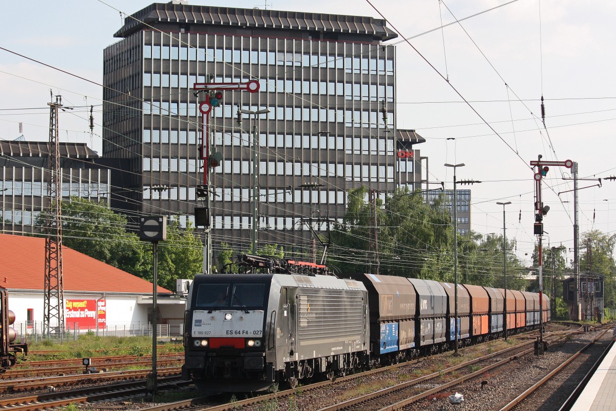 MRCE Dispolok/TXL ES 64 F4-027 zog am 27.5.13 fr die NIAG einen leeren Kohlezug nach Moers Gbf.
Hier in Dsseldorf-Rath.