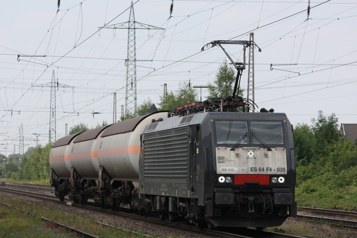 MRCE Dispolok/TXL ES 64 F4-035 am 15.7.13 mit einem kurzen Kesselzug aus Moers in Ratingen-Lintorf.