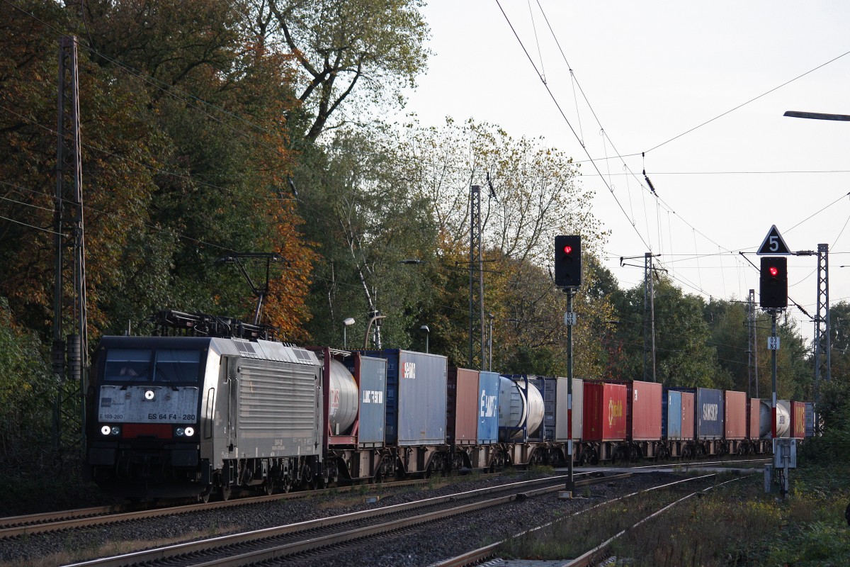 MRCE Dispolok/TXL ES 64 F4-280 am 24.10.13 mit einem KLV in Ratingen-Lintorf.