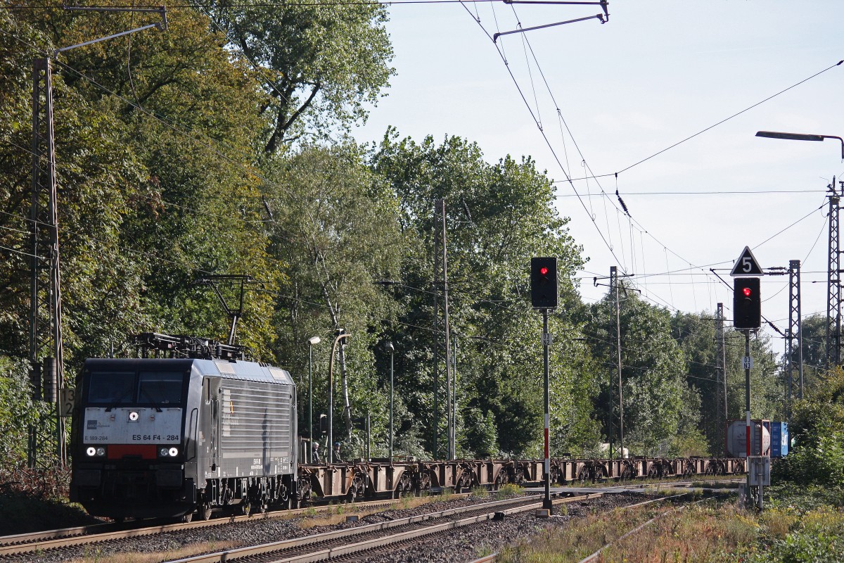 MRCE Dispolok/TXL ES 64 F4-284 am 3.10.13 mit einem Containerzug in Ratingen-Lintorf.