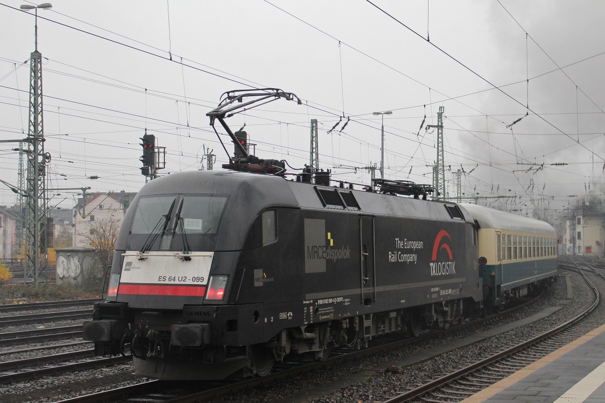 MRCE Dispolok/TXL ES 64 U2-099 am 6.12.13 am Ende eines Sonderzuges in Düsseldorf Hbf.