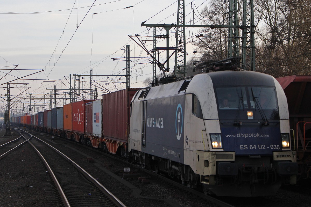 MRCE Dispolok/WLC bzw ERS ES 64 U2-035 am 17.1.14 mit einem Containerzug nach Hamburg-Waltershof in Hamburg-Harburg.