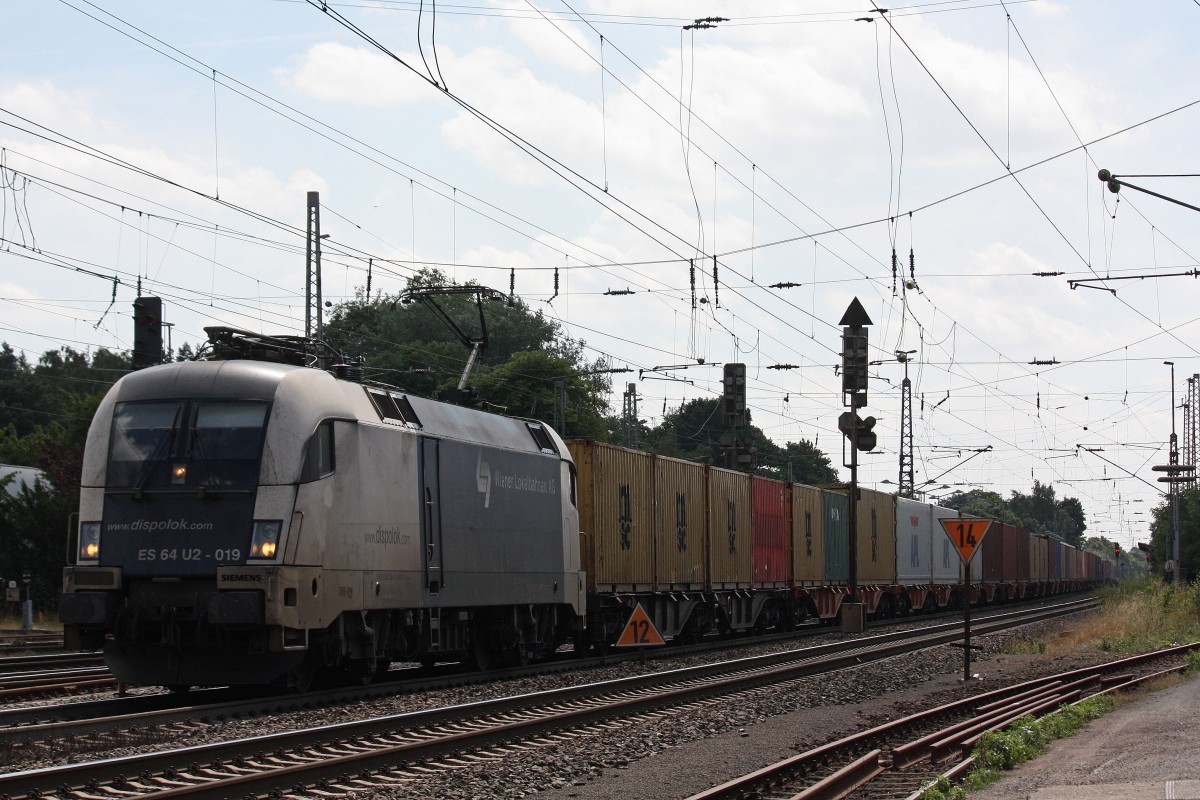 MRCE Dispolok/WLC ES 64 U2-019 am 6.8.13 mit einem Containerzug in Verden (Aller).
