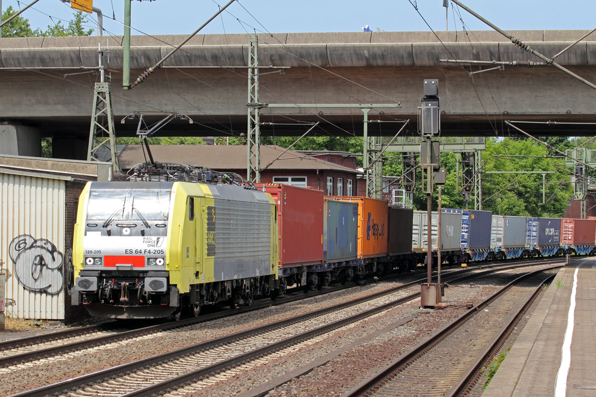 MRCE ES 64 F4-205 unterwegs für Rail Force One in Hamburg-Harburg 9.6.2021