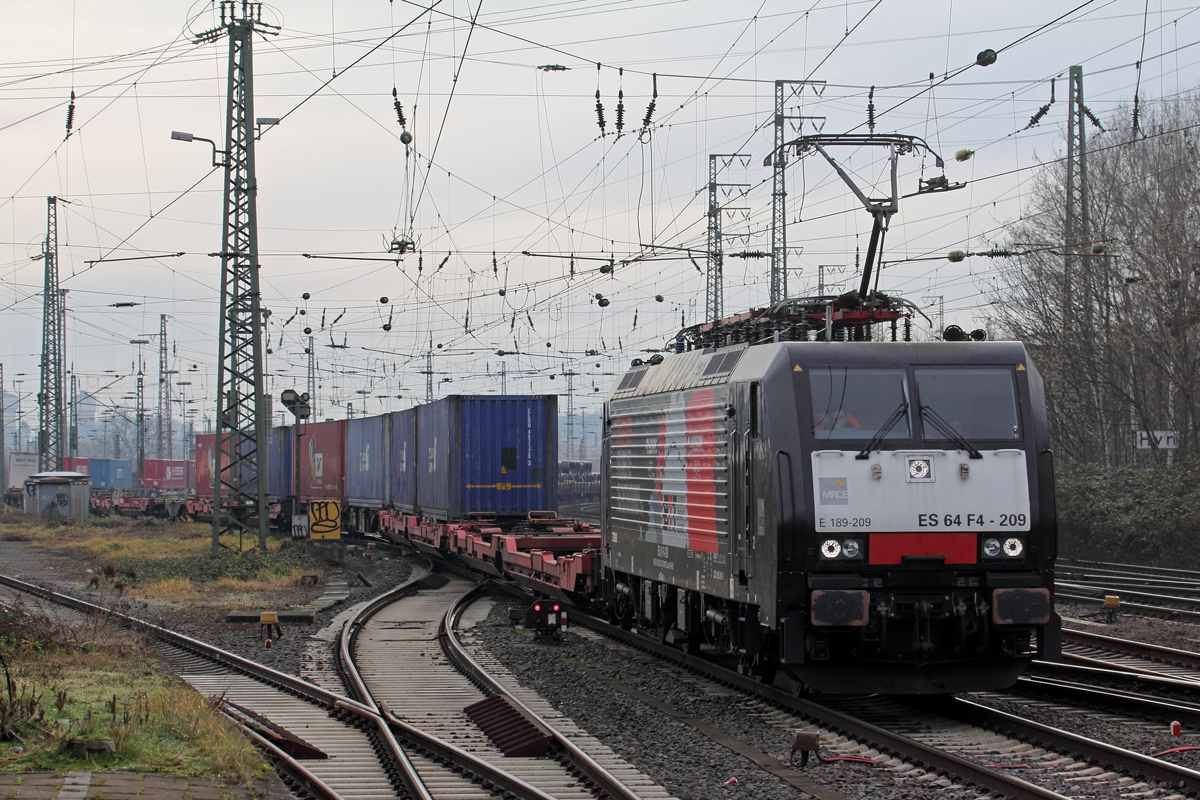 MRCE ES 64 F4-209 unterwegs für VTGRT in Hamm(Westfl.) 23.12.2021