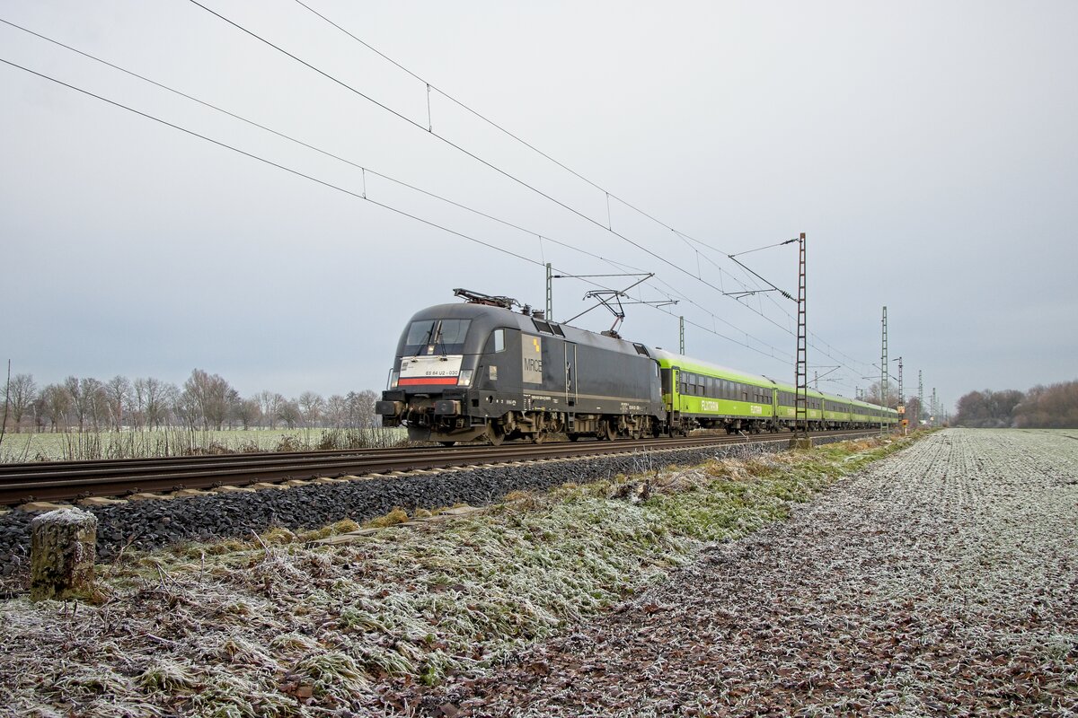 MRCE ES 64 U2 - 030 mit dem FLX 30 auf dem Weg nach Köln in Kamen-Westick (23.12.2021)