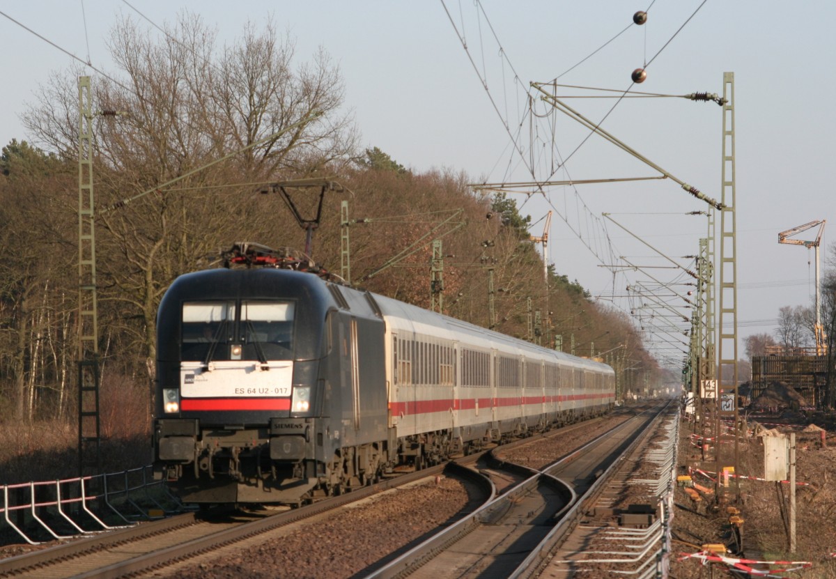 MRCE ES 64 U2-017 mit IC 2082  K�nigssee  (Berchtesgaden Hbf–Hamburg-Altona) am 29.03.2011 in Radbruch