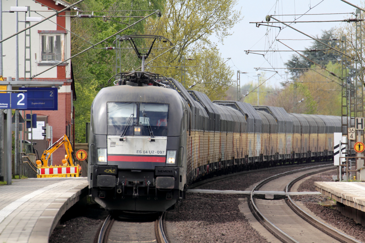 MRCE ES 64 U2-097 durchfährt Eilvese 10.5.2017