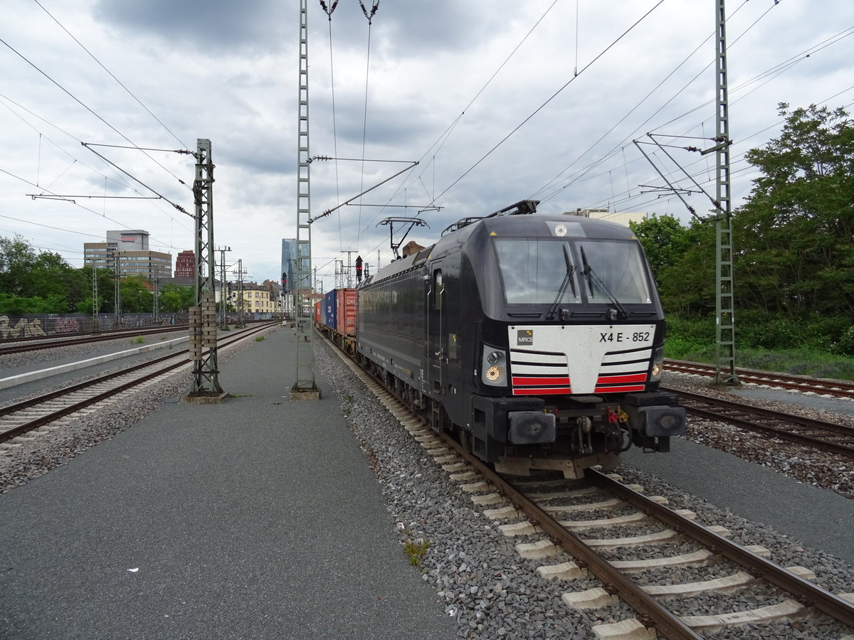 MRCE VECTRON durchfährt FFS
