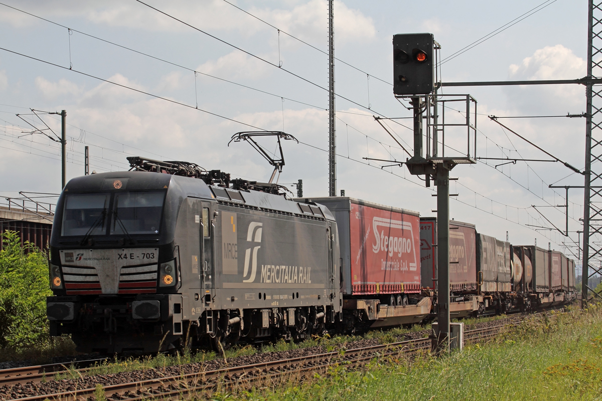 MRCE X4E-703 unterwegs für Mercitalia Rail in Porz-Wahn 2.9.2021