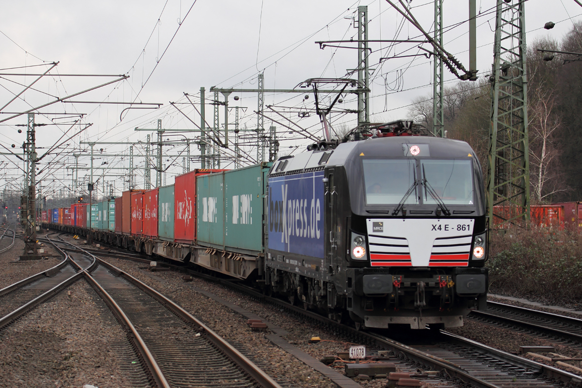 MRCE X4E-861 unterwegs für boxXpress durchfährt Hamburg-Harburg 16.1.2018