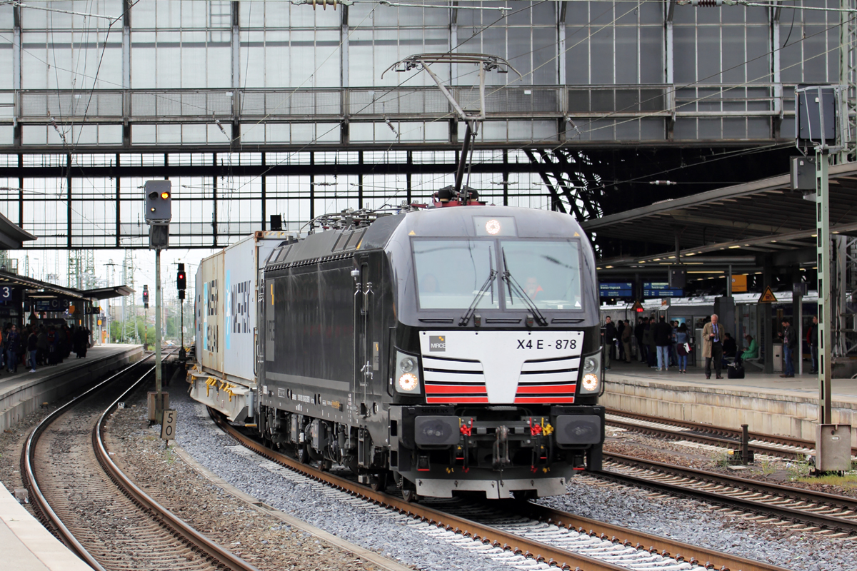 MRCE X4E-878 durchfährt Bremen 24.5.2016