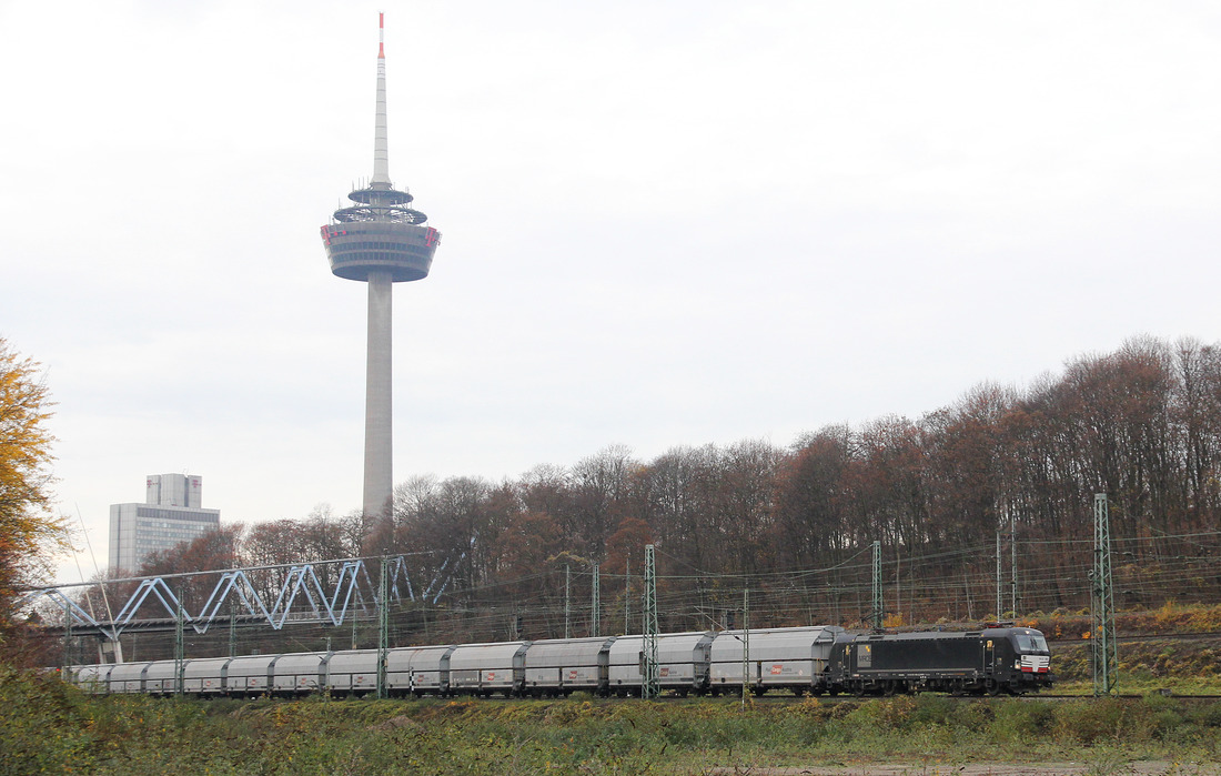 MRCE X4E-xxx (genaue Nummer unbekannt) // Köln-West // 5. Dezember 2018