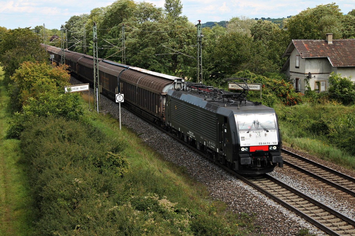 MRCE/BCB ES 64 F4-104 mit einem Papierzug (Malmö/Dortmund - Italien) am 22.08.2014 südlich von Müllheim (Baden).