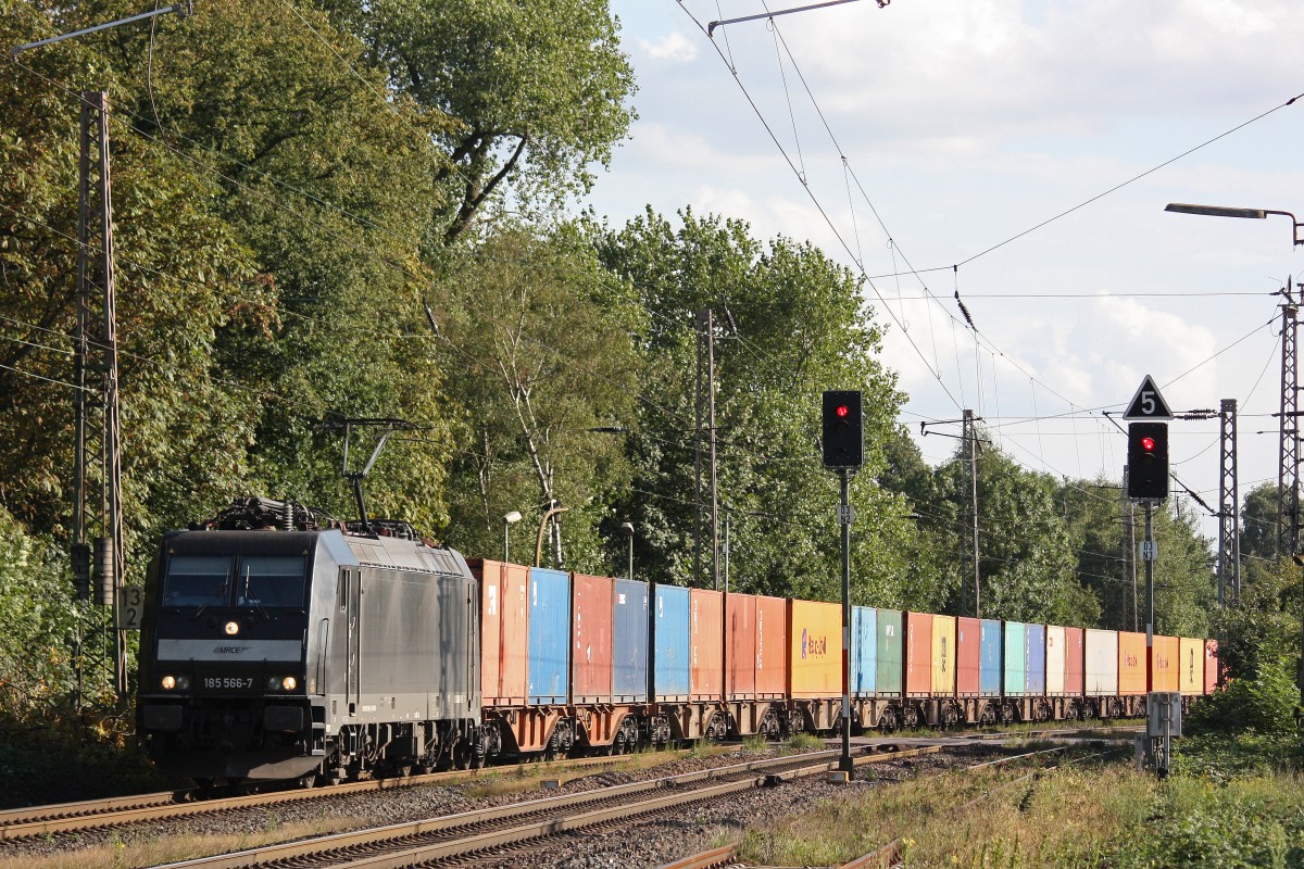 MRCE/boxXpress.de 185 566 am 16.9.13 mit einem Containerzug von Mannheim nach Bremerhaven in Ratingen-Lintorf.