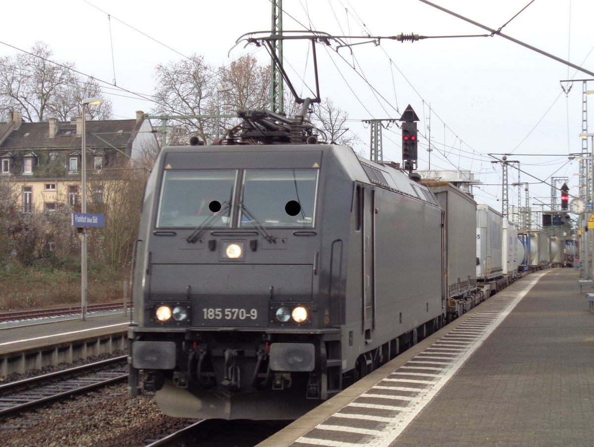 MRCE/Dispolok Bombardier Traxx 185 570-9 mit KLV am 04.02.17 in Frankfurt am Main Süd. Das Foto hat ein Freund von mir gemacht und ich darf es veröffentlichen