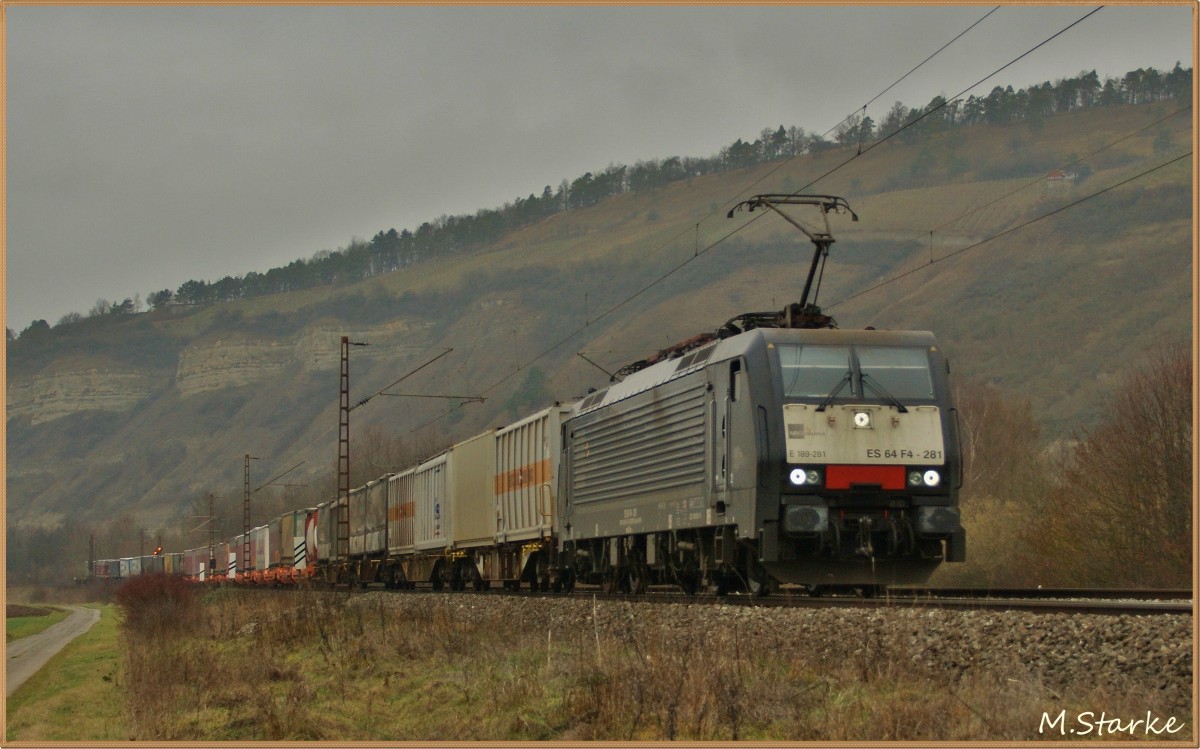 MRCEdispolok ES64 F4-281 am 22.01.14 mit einen Aufliegerzug bei Thüngersheim. 