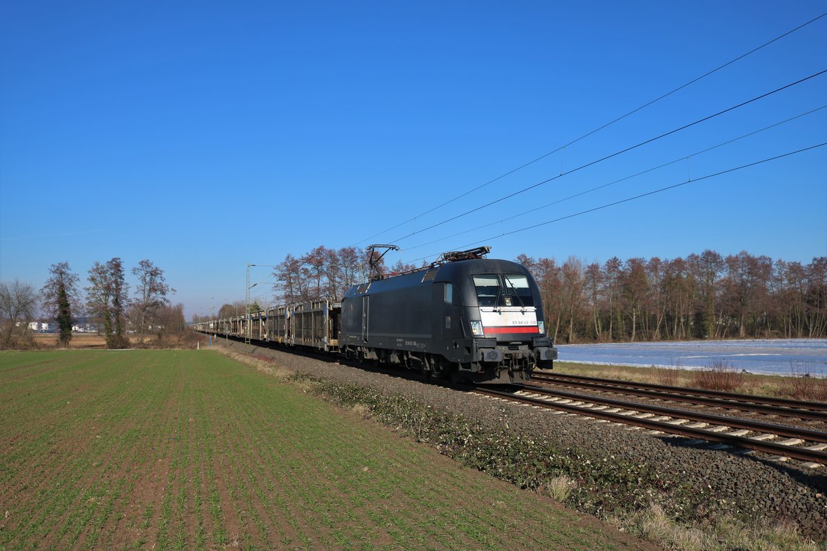 MRCE/Dispolok Siemens ES64 U2-036 (182 536-3-) mit leeren Autotransportwagen am 16.02.19 bei Bruchköbel (Main Kinzig Kreis)