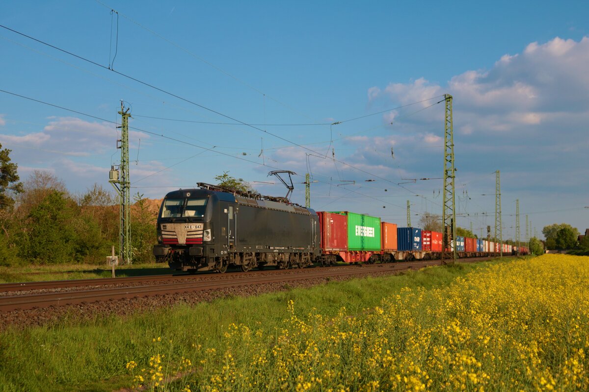 MRCE/Dispolok Siemens Vectron X4-E 643 (193 643-4) mit Containerzug in Dettingen am Main am 28.05.22