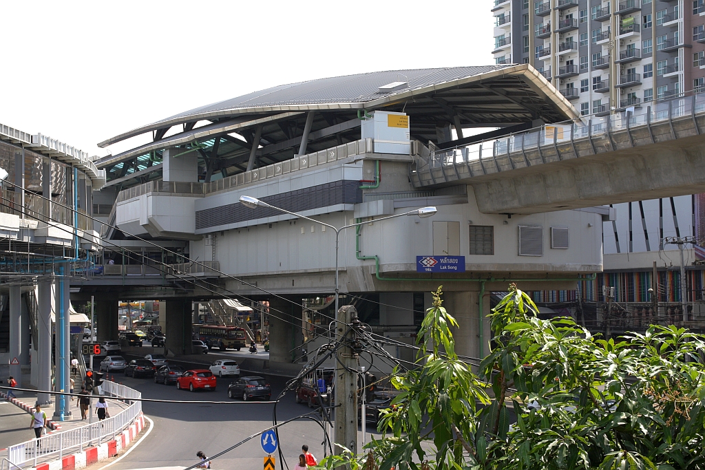 MRT-(Blue Line)-Station Lak Song (BL38) am 19.November 2019.