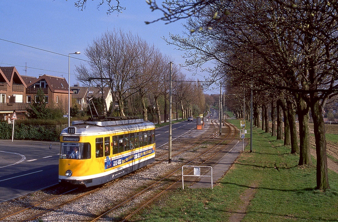 Mülheim 230, Zeppelinstraße, 02.04.1991.
