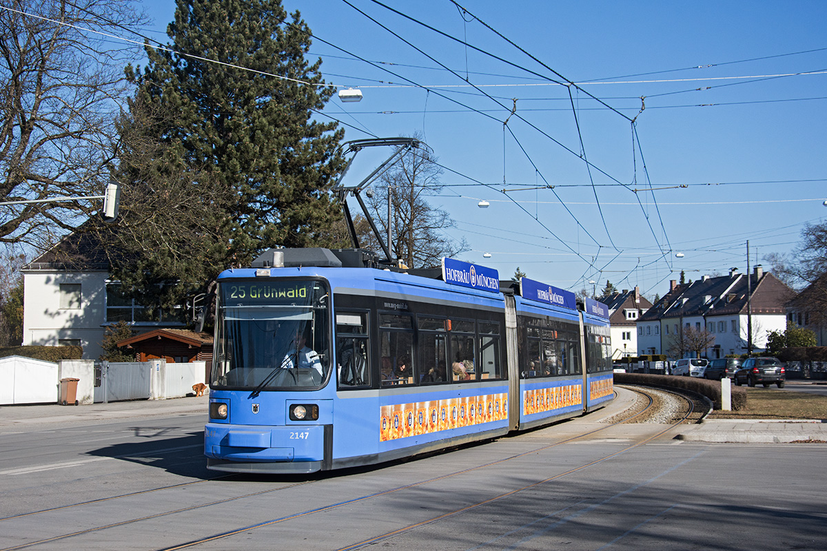 München R2.2 2147 als Linie 25 am Authariplatz, 16.02.2017. 