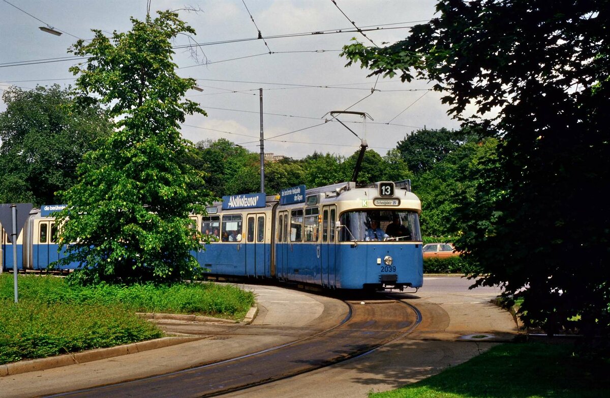Münchener Straßenbahn (1985), Linie 13, Ort leider unbekannt,  Wagen der Rathgeberreihe P