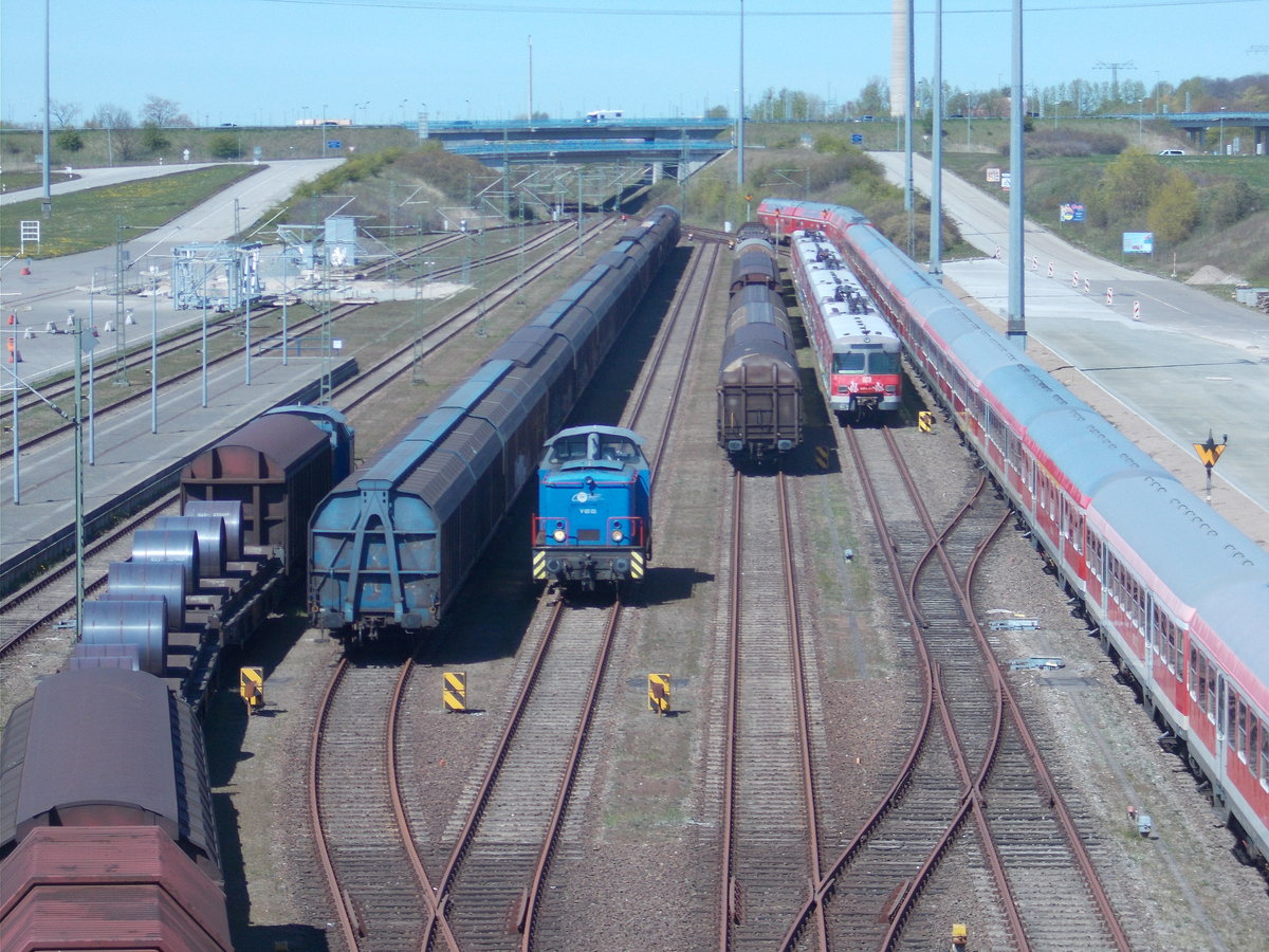 Mukran am 05.Mai 2016 mit den abgestellten Stuttgarter 420er Triebwagen.