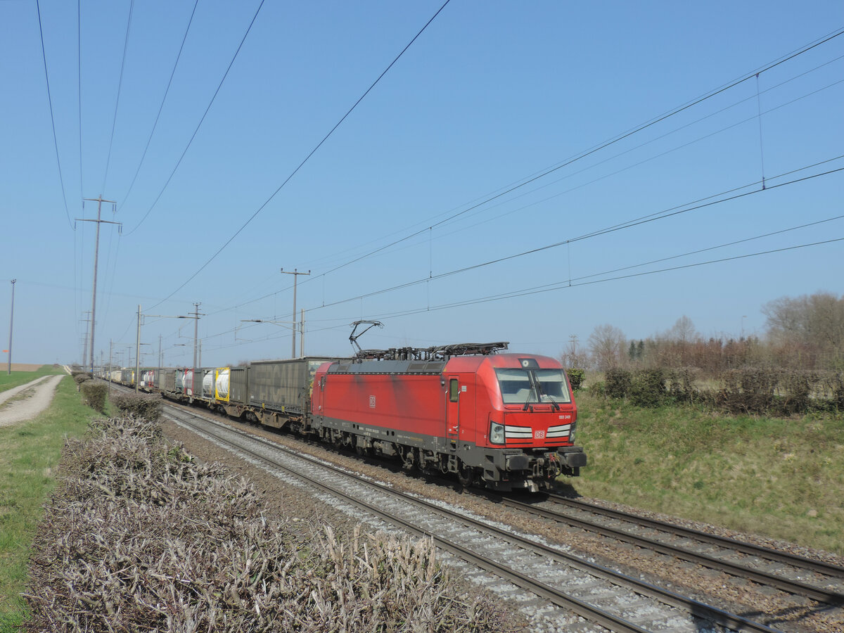 Mumpf - 25. März 2022 : 193 349 mit einem KLV in Richtung Bözberg unterwegs.